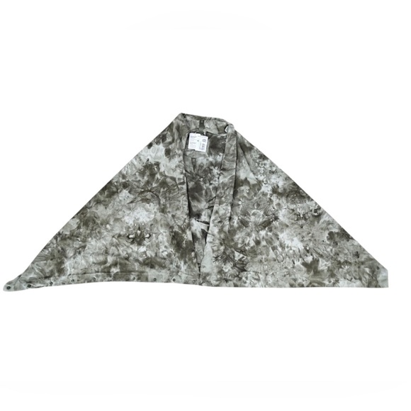 Lululemon Customizable Snap Scarf - Picture 8 of 13